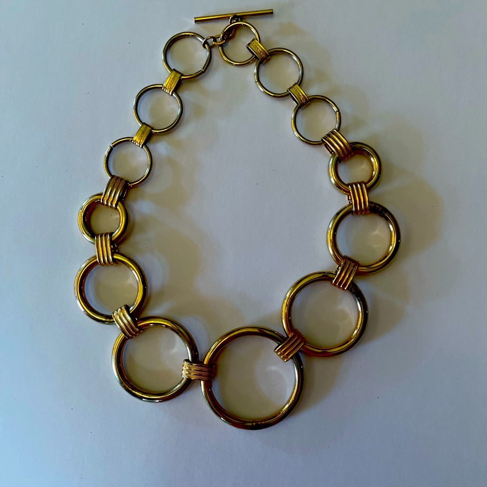 Elegant Gold-Tone Link Necklace